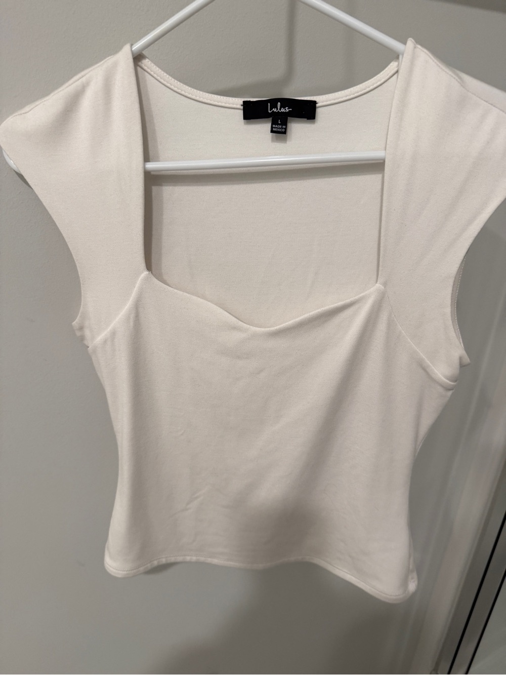 Lulu’s square neck shirt